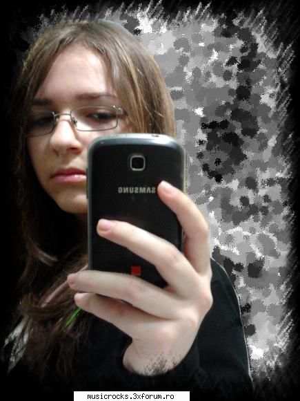 soooo, this is me. aiurea.